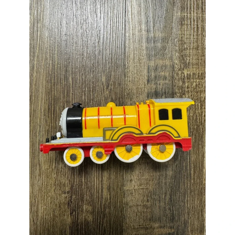 Thomas & Friends TrackMaster Molly Yellow Engine HiT Toy Company 2006 Motorized